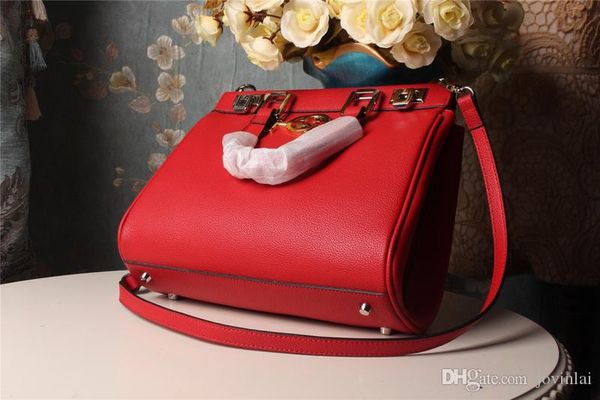 new french high-end brand ladies handbag fashion leather business casual party travel women's horse button handbag ing
new french high-end brand ladies handbag fashion leather business casual party travel women's horse button handbag ing