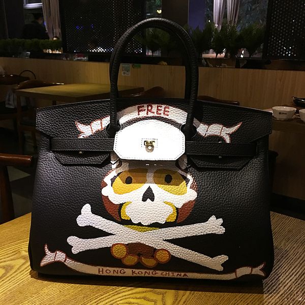 2020 new south korean ladies cute 100% genuine leather 35cm gold hardware unique custom hand-painted skull handbag cowhide
2020 new south korean ladies cute 100% genuine leather 35cm gold hardware unique custom hand-painted skull handbag cowhide