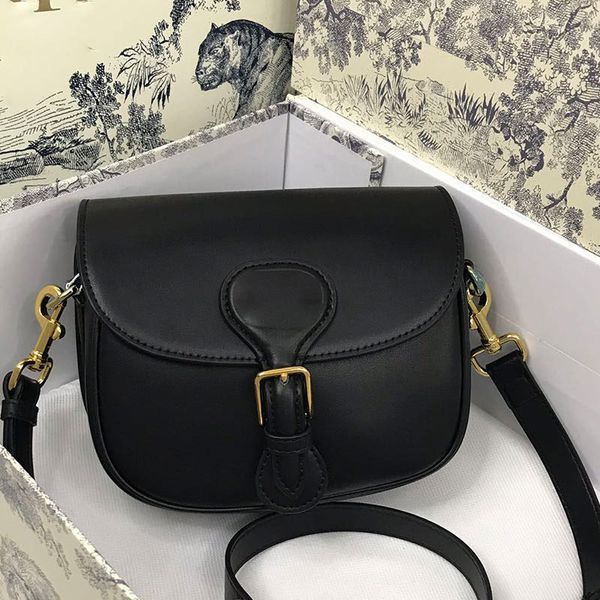 fashionable lady handbag high-end custom quality handbag classic business leisure fashion bag metal jewelry with long shoulder straps 5678
fashionable lady handbag high-end custom quality handbag classic business leisure fashion bag metal jewelry with long shoulder straps 5678