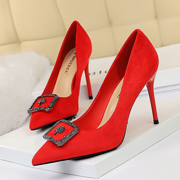 solid suede lady pumps metal buckle pointed slip-on 9.5cm stiletto high heels wedding party shoes large size 35-43 825-9, Black
solid suede lady pumps metal buckle pointed slip-on 9.5cm stiletto high heels wedding party shoes large size 35-43 825-9, Black