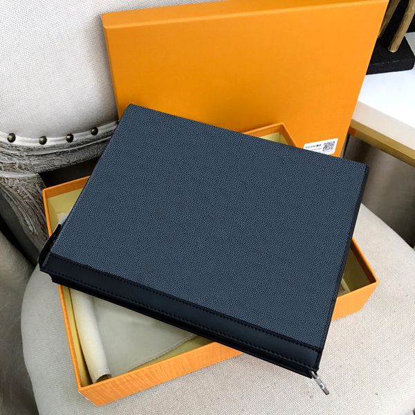 designer luxury men handbag genuine leather purse men bags multilayer interior large capacity card slot business plaid pattern, Red;black
designer luxury men handbag genuine leather purse men bags multilayer interior large capacity card slot business plaid pattern, Red;black