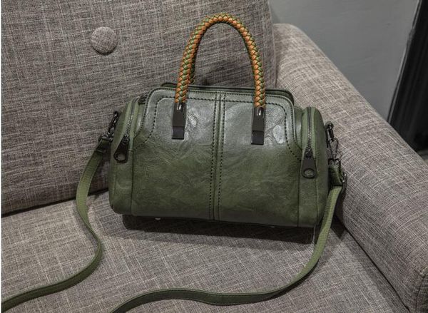 new women's bag leather messenger bag woven shoulder bag fashion retro boston handbag classic wild simple atmospheric handbag
new women's bag leather messenger bag woven shoulder bag fashion retro boston handbag classic wild simple atmospheric handbag