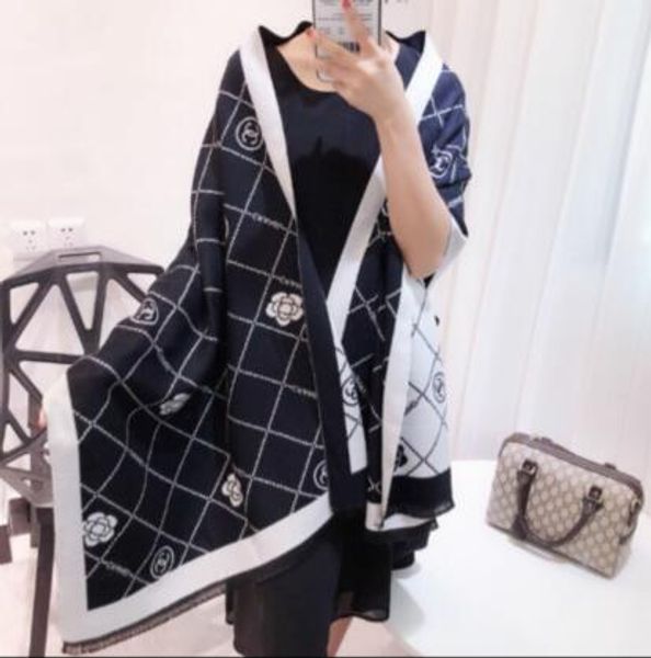cashmere design female soft lameness scarf luxury four seasons style long shawl double-sided printing, Black;white
cashmere design female soft lameness scarf luxury four seasons style long shawl double-sided printing, Black;white