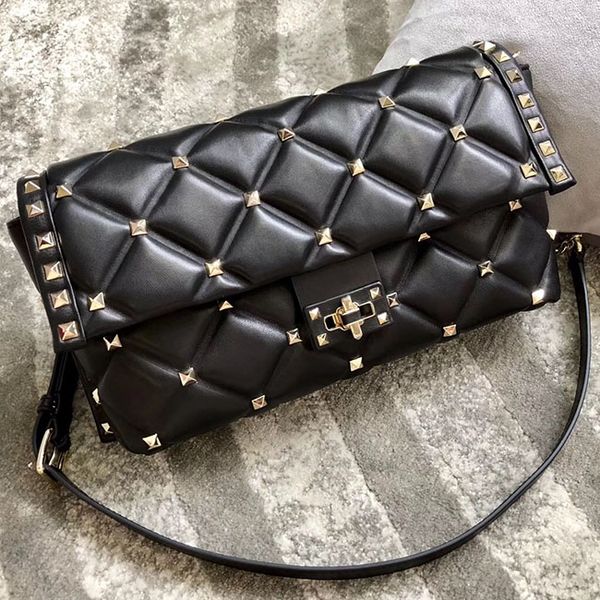 fashionable sheepskin handbag designer woman new fashion messenger bag chains shoulder bag female rivets transparent square s
fashionable sheepskin handbag designer woman new fashion messenger bag chains shoulder bag female rivets transparent square s