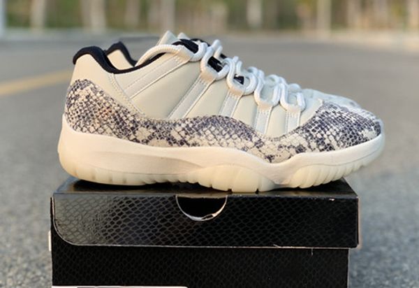 2019 11S Low SE Snakeskin code:CD6846-002 men Basketball Shoes real carbon fiber With Box 11s sneaker trainer Free shipping wholesale
2019 11S Low SE Snakeskin code:CD6846-002 men Basketball Shoes real carbon fiber With Box 11s sneaker trainer Free shipping wholesale