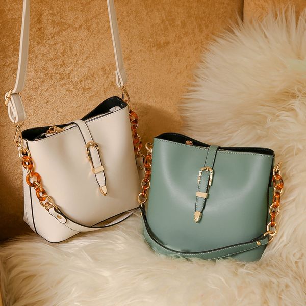2020 new women's bag soft leather bucket bag litchi pattern handbag fashion messenger
2020 new women's bag soft leather bucket bag litchi pattern handbag fashion messenger
