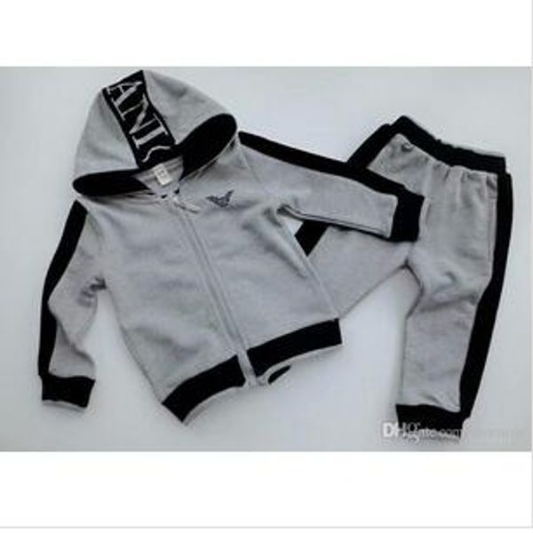 HOT SELL fashion classic Style Children's Clothing For Boys And Girls classic Sports Suit Baby Infant Short Sleeve Clothes Kids Set 0-7 Age
HOT SELL fashion classic Style Children's Clothing For Boys And Girls classic Sports Suit Baby Infant Short Sleeve Clothes Kids Set 0-7 Age
