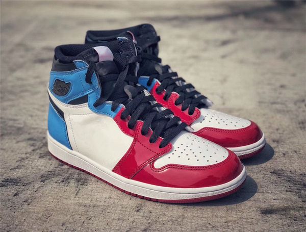 2019 new release authentic air 1 high og fearless man basketball shoes sports sneakers with original box ck5666-100
2019 new release authentic air 1 high og fearless man basketball shoes sports sneakers with original box ck5666-100