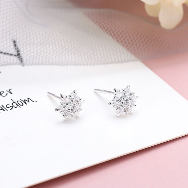 s925 sterling silver earrings korean version sweet snow studded earrings flower design sweet a hair substitute
s925 sterling silver earrings korean version sweet snow studded earrings flower design sweet a hair substitute