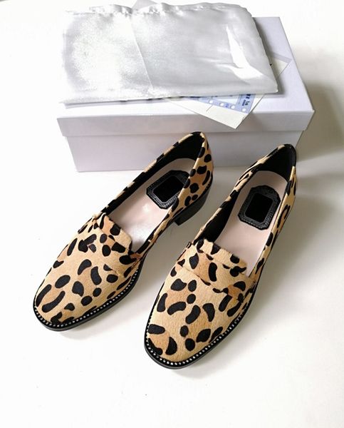 Sapatos clássicos qingxx5
Sapatos clássicos qingxx5