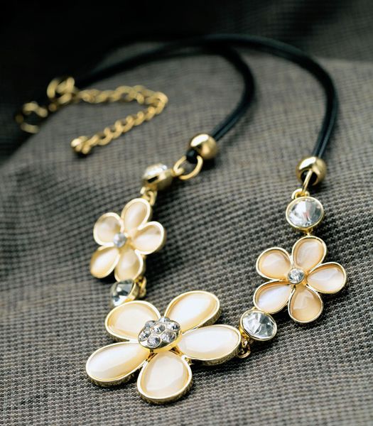 2019 noble fashion simple elegance gold color bright-colored statement pendant necklace for women accessories in box, Silver
2019 noble fashion simple elegance gold color bright-colored statement pendant necklace for women accessories in box, Silver