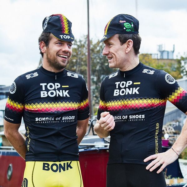 2020 summer cycling jersey men team bonk pro bicycle wear short sleeved breathing outdoor bike racing shirt, Black;red
2020 summer cycling jersey men team bonk pro bicycle wear short sleeved breathing outdoor bike racing shirt, Black;red