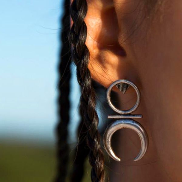 E0140 Fashion Jewelry Bohemian Style Hoop Earring Women Creative Design Gold Color Round Moon Hoop Earring Ethnic Accessories 
E0140 Fashion Jewelry Bohemian Style Hoop Earring Women Creative Design Gold Color Round Moon Hoop Earring Ethnic Accessories