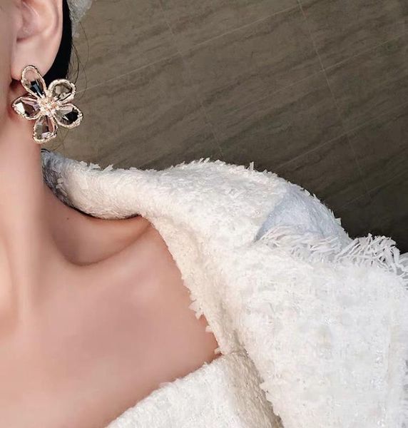 fashion wedding girls jewelry women zircon flower stud earrings female rhinestone large earrings, Golden;silver
fashion wedding girls jewelry women zircon flower stud earrings female rhinestone large earrings, Golden;silver