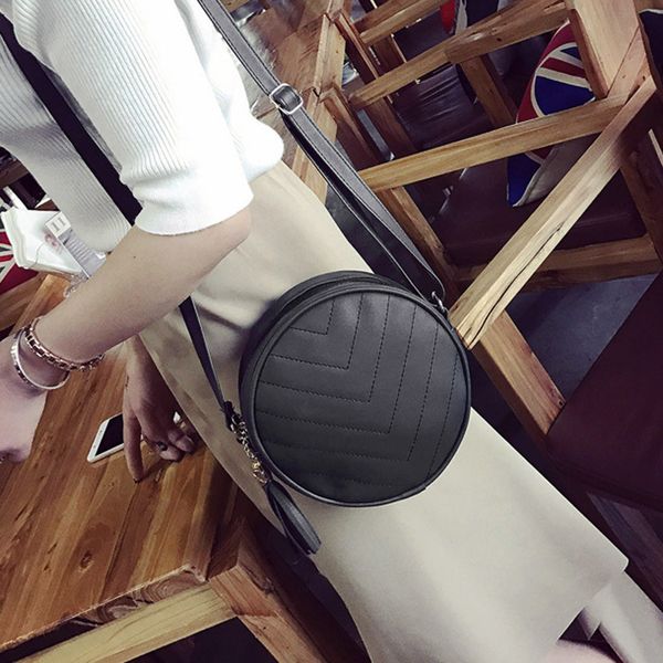 woman round casual shoulder bag female adjustable braided tassel small round bag lady versatile funny bolsa feminina #ll
woman round casual shoulder bag female adjustable braided tassel small round bag lady versatile funny bolsa feminina #ll