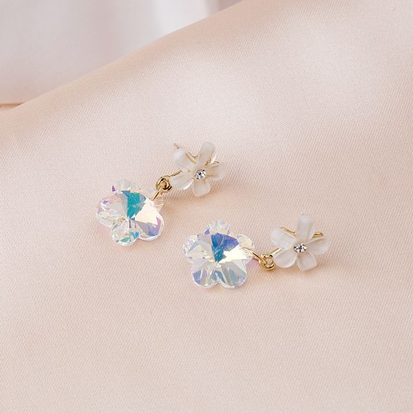 sweet daisy crystal colorful flower earrings net red sun flower earrings wedding jewelry festival girl gifts party accessory, Golden;silver
sweet daisy crystal colorful flower earrings net red sun flower earrings wedding jewelry festival girl gifts party accessory, Golden;silver