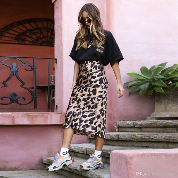шелковый печати leopard юбка женщины шифон-линии высокой талией midi юбка casual beach party bodycon wrap sexy женщины юбки fs5264, Black
шелковый печати leopard юбка женщины шифон-линии высокой талией midi юбка casual beach party bodycon wrap sexy женщины юбки fs5264, Black