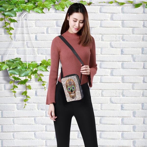 2019 fashion messenger bags for women punk style shoulder bag children crossbody bag for girl skull style children bag 23x17x5cm
2019 fashion messenger bags for women punk style shoulder bag children crossbody bag for girl skull style children bag 23x17x5cm