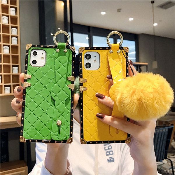 роскошные pu кожаный телефон дела для iphone 11 pro max 6 7 8 plus x хг square xs max fashion lattice vintage cover с мехом бал
роскошные pu кожаный телефон дела для iphone 11 pro max 6 7 8 plus x хг square xs max fashion lattice vintage cover с мехом бал
