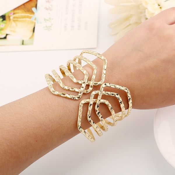 lufang 2019 fashion jewelry classic wrap chain & link bracelets for girl ethnic vintage punk h bangle cuff bracelets women, Golden;silver
lufang 2019 fashion jewelry classic wrap chain & link bracelets for girl ethnic vintage punk h bangle cuff bracelets women, Golden;silver