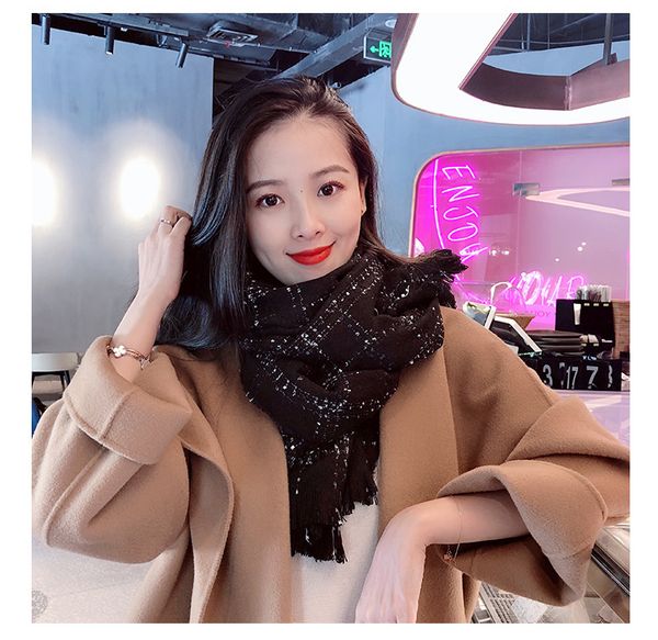 2019 new style small fragrant embroidery plaid scarf shawl women's autumn and winter korean version versatile long cashmere like bib, Red;brown
2019 new style small fragrant embroidery plaid scarf shawl women's autumn and winter korean version versatile long cashmere like bib, Red;brown