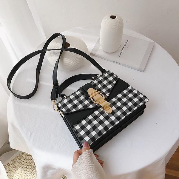 designer-2019 new pu handbags plaid fashion lady shoulder bag wide shoulder strap women plaid messenger bags yefeng/5
designer-2019 new pu handbags plaid fashion lady shoulder bag wide shoulder strap women plaid messenger bags yefeng/5