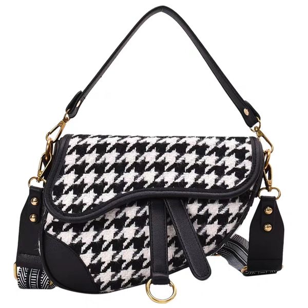 retro woolen new ladies messenger bags fashion weaving houndstooth women broadband shoulder handbag campus girl small chest bag 
retro woolen new ladies messenger bags fashion weaving houndstooth women broadband shoulder handbag campus girl small chest bag