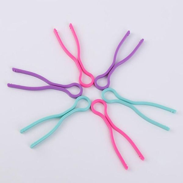 33pcs bobbin clamps keep your bobbin threads matched up with your thread bobbins thread spools sewing tools, Black
33pcs bobbin clamps keep your bobbin threads matched up with your thread bobbins thread spools sewing tools, Black