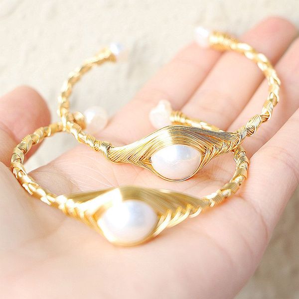 new fashion 5pcs pearl bangle opening natural white pearl beads bangle in gold women wire wrap jewelry, Black
new fashion 5pcs pearl bangle opening natural white pearl beads bangle in gold women wire wrap jewelry, Black