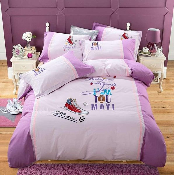 classics stripe bedding sets europe and america 4 pieces bed cover designer luxury bed sheet suit comforter cover sets 44
classics stripe bedding sets europe and america 4 pieces bed cover designer luxury bed sheet suit comforter cover sets 44