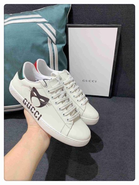 2020 new so couple casual sneakers couple fashion sneakers casual shoes luxury design
2020 new so couple casual sneakers couple fashion sneakers casual shoes luxury design