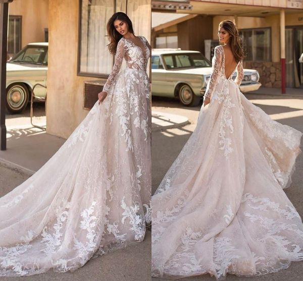 великолепные кружевные свадебные платья 2020 скромные с длинным рукавом и сексуальным v-образным вырезом без спинки appluiqued court train д, White 
великолепные кружевные свадебные платья 2020 скромные с длинным рукавом и сексуальным v-образным вырезом без спинки appluiqued court train д, White