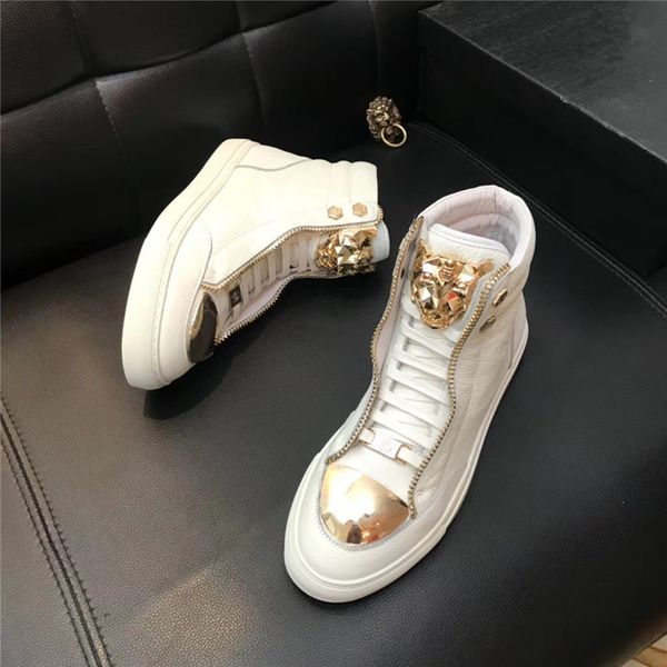 2019 black white new men's leather casual shoes with box and dust bag the mans flat shoes sneaker
2019 black white new men's leather casual shoes with box and dust bag the mans flat shoes sneaker