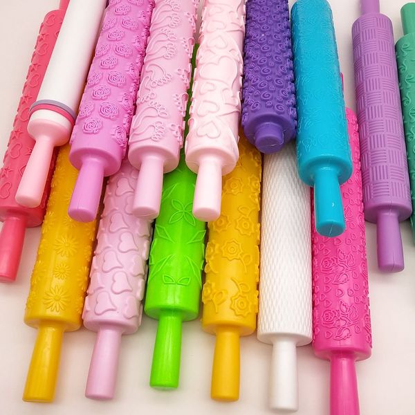 pastic non-stick fondant rolling pin tool portable embossed rolling pin heart pattern fondant pastry cake decorating tool
pastic non-stick fondant rolling pin tool portable embossed rolling pin heart pattern fondant pastry cake decorating tool