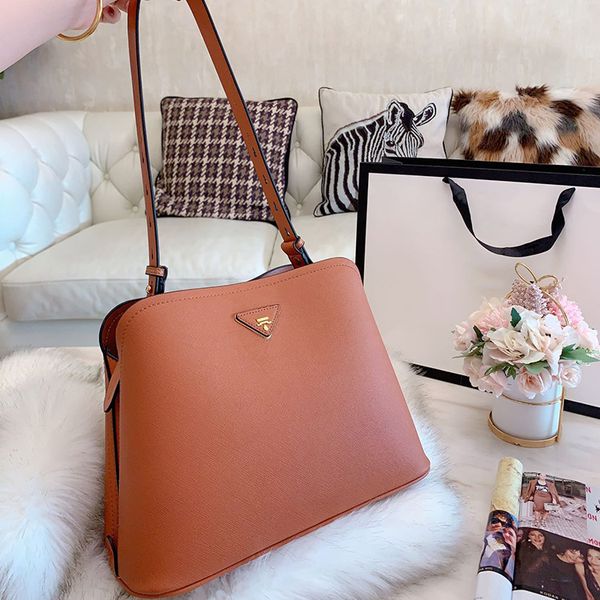 2020 new brand designer handbag bucket bag shoulder bags crossbody ladies classic totes cowhide high capacity two strap ing
2020 new brand designer handbag bucket bag shoulder bags crossbody ladies classic totes cowhide high capacity two strap ing