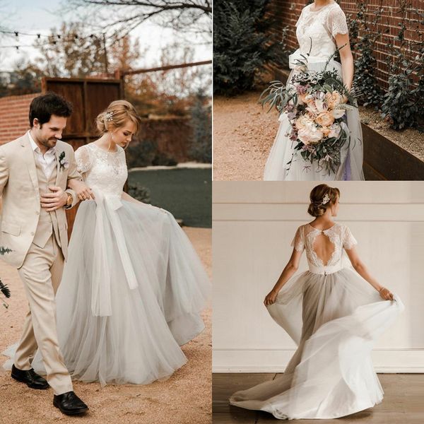 dusty tulle lace short sleeves bridal gown jewel neck open back sweep train bohemian garden wedding dress robe de mariée with sash, White
dusty tulle lace short sleeves bridal gown jewel neck open back sweep train bohemian garden wedding dress robe de mariée with sash, White