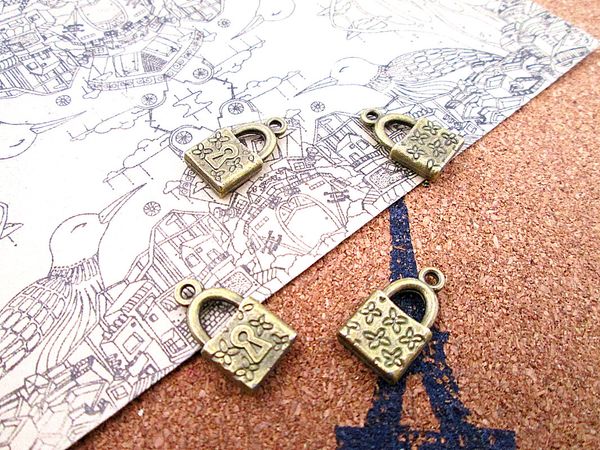45pcs lock charms bronze tone lock charm pendants 18x10mm, Bronze;silver
45pcs lock charms bronze tone lock charm pendants 18x10mm, Bronze;silver