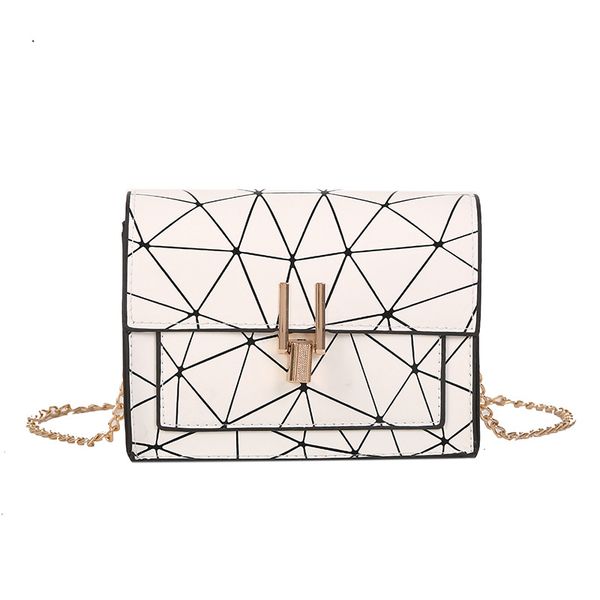women shoulder bags 2019 summer new korean version of the messenger bag handbag chain wild crack printing wild shoulder bag
women shoulder bags 2019 summer new korean version of the messenger bag handbag chain wild crack printing wild shoulder bag