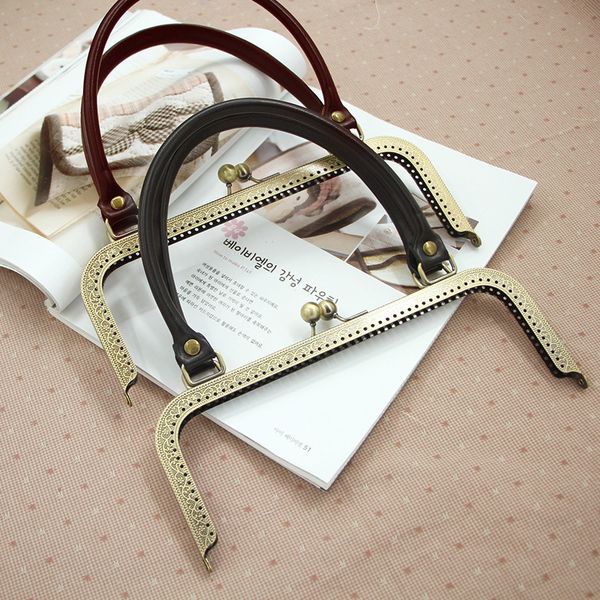 24/27/30cm square hand exy gold embossing bronze hand save mouth gold fabric art diy luggage and bags hinge, Black
24/27/30cm square hand exy gold embossing bronze hand save mouth gold fabric art diy luggage and bags hinge, Black