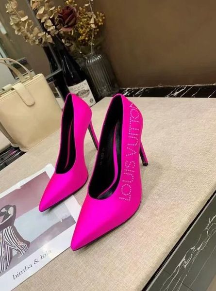 2020 stitching color new shoes classic color old flower high heels with mirror leather women's dress shoes fashion brand shoes, Black
2020 stitching color new shoes classic color old flower high heels with mirror leather women's dress shoes fashion brand shoes, Black