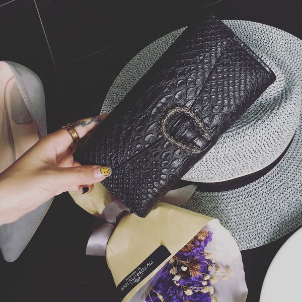 new autumn female bag korean crocodile snake head lock wallet fashion three-fold long wallet296v, Red;black
new autumn female bag korean crocodile snake head lock wallet fashion three-fold long wallet296v, Red;black