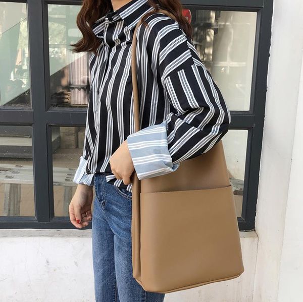 2020 new versatile fashion shoulder bag crossbody bags simple large capacity women's tote bag
2020 new versatile fashion shoulder bag crossbody bags simple large capacity women's tote bag
