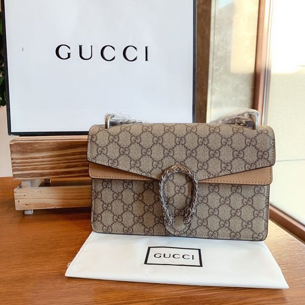 19SS новый роскошный бренд дизайн поворот мех ПВХ сумка женщины мини Bumbag грудь подушка пакеты улица плеча сумки на открытом воздухе
19SS новый роскошный бренд дизайн поворот мех ПВХ сумка женщины мини Bumbag грудь подушка пакеты улица плеча сумки на открытом воздухе