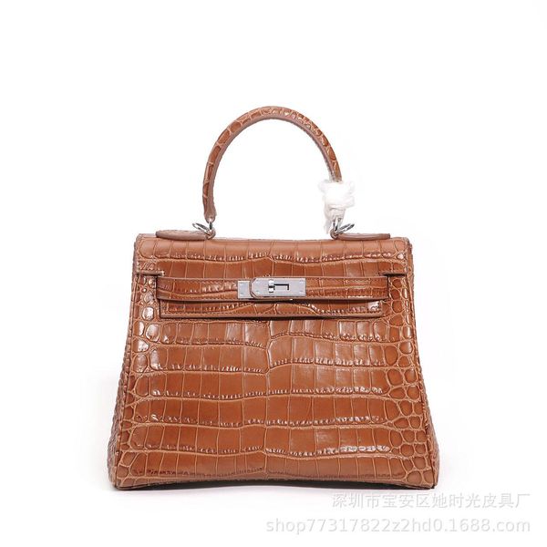 elegant2019 crocodile wen kaili genuine leather the wind all-match woman portable diagonal women's singles shoulder package
elegant2019 crocodile wen kaili genuine leather the wind all-match woman portable diagonal women's singles shoulder package