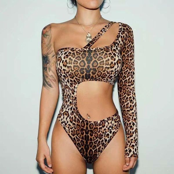 women's european and american style one-shoulder long-sleeved leopard print t-shirt cutout navel bodysuit beach swimsuit
women's european and american style one-shoulder long-sleeved leopard print t-shirt cutout navel bodysuit beach swimsuit