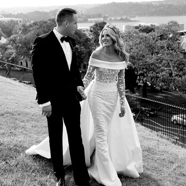 elegant off the shoulder mermaid wedding dresses lace appliques hand flower garden bridal dress sweep train satin robe de mariee, White
elegant off the shoulder mermaid wedding dresses lace appliques hand flower garden bridal dress sweep train satin robe de mariee, White
