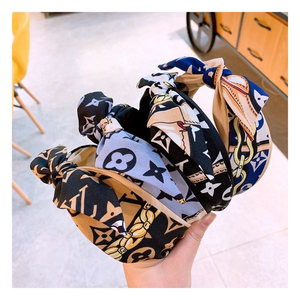 2020 brand headbands custom original korean version of the retro chain letters wild flowers bow slip headband jewelry, Silver
2020 brand headbands custom original korean version of the retro chain letters wild flowers bow slip headband jewelry, Silver