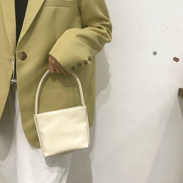 2020 new simple and stylish portable large capacity small armpit bag solid color foreign shoulder bag
2020 new simple and stylish portable large capacity small armpit bag solid color foreign shoulder bag