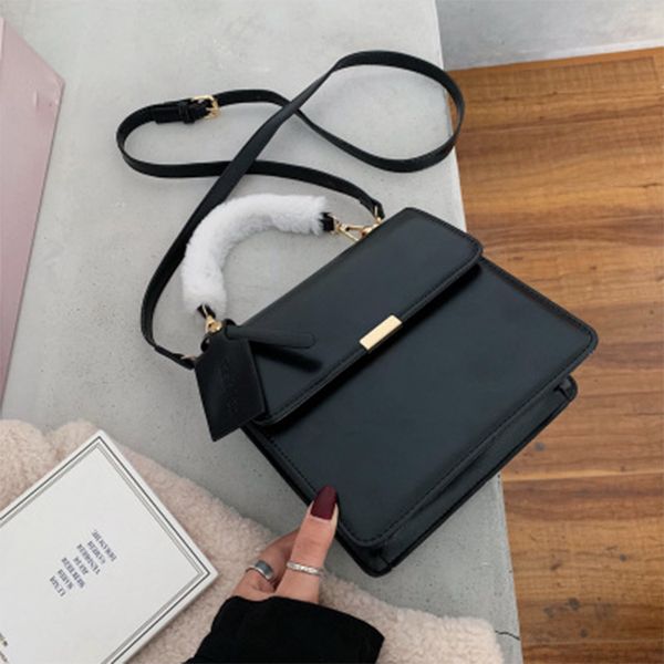 plush handle messenger bags for women simple fashion soild color crossbody bag ladies multipurpose pu leather flap
plush handle messenger bags for women simple fashion soild color crossbody bag ladies multipurpose pu leather flap