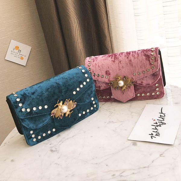 designer-new arrival women bags designer handbags velvet shoulder bags chain rivet crossbody bag female 2017 suede purse bag fashion sac
designer-new arrival women bags designer handbags velvet shoulder bags chain rivet crossbody bag female 2017 suede purse bag fashion sac